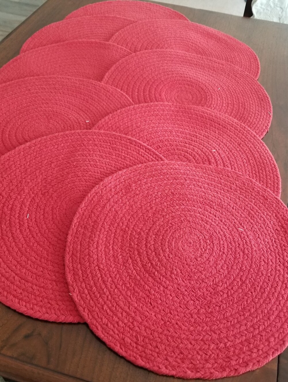 Split P Essex Round Placemats Chargers